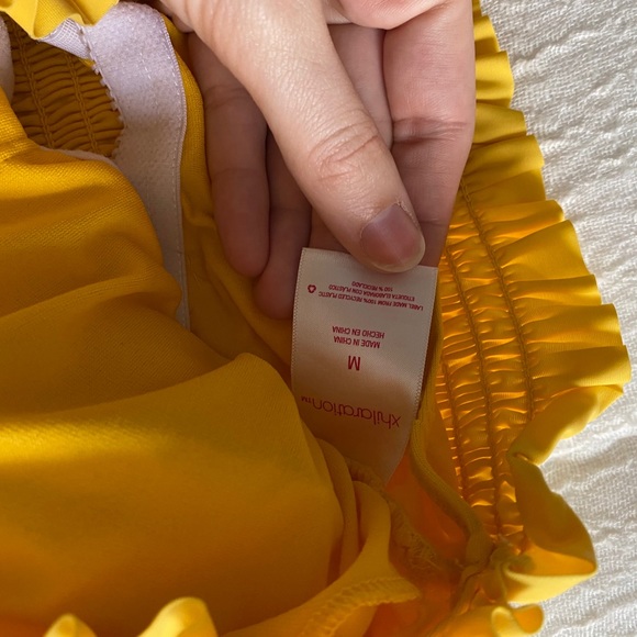 Yellow target swimsuit - Picture 2 of 5